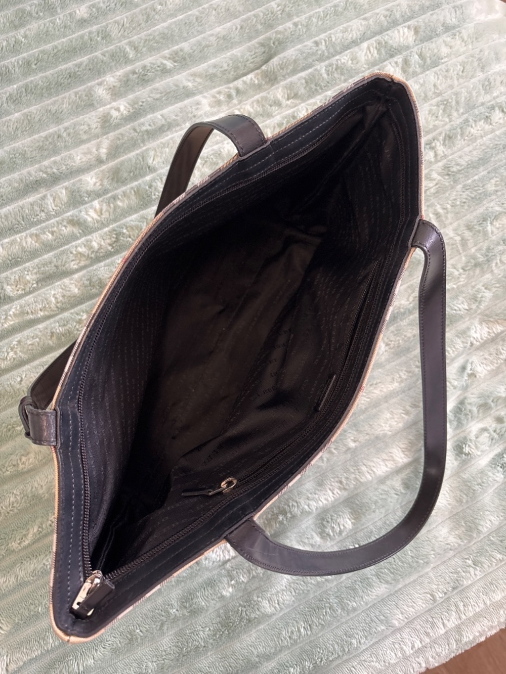 Burberry tote - Picture 3 of 4